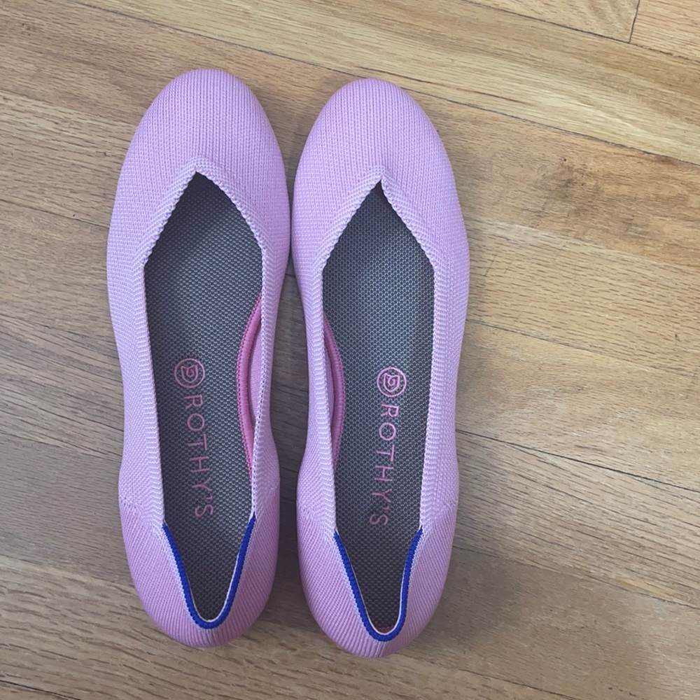 New without  box Size 11 Rothys Flats in begonia